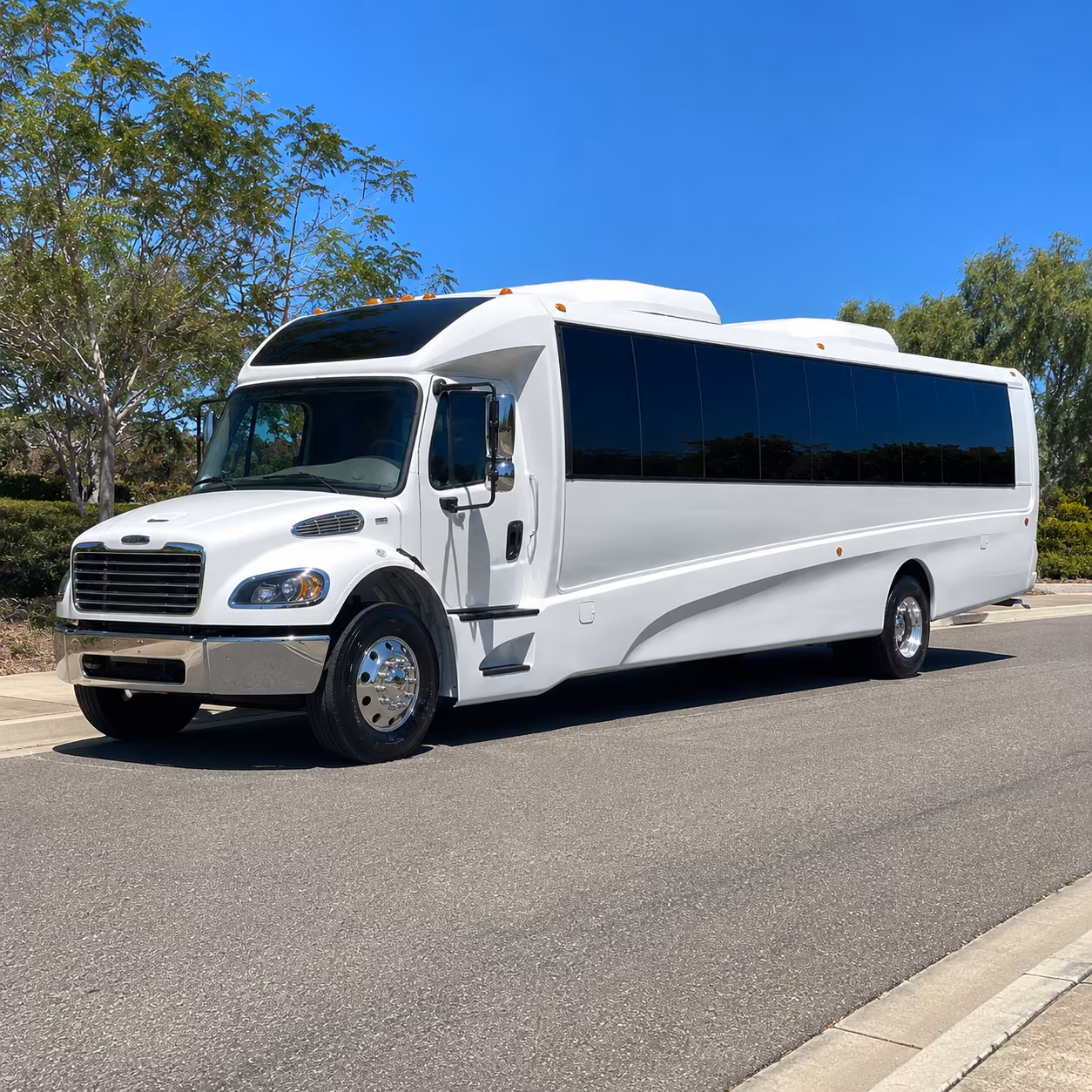 huntsville 28 passenger minibus